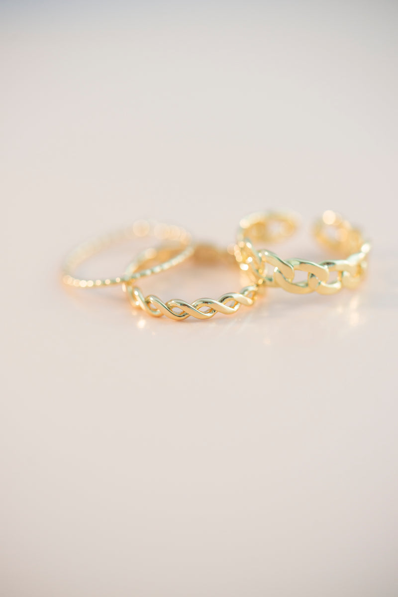 Gold Curb Chain Ring