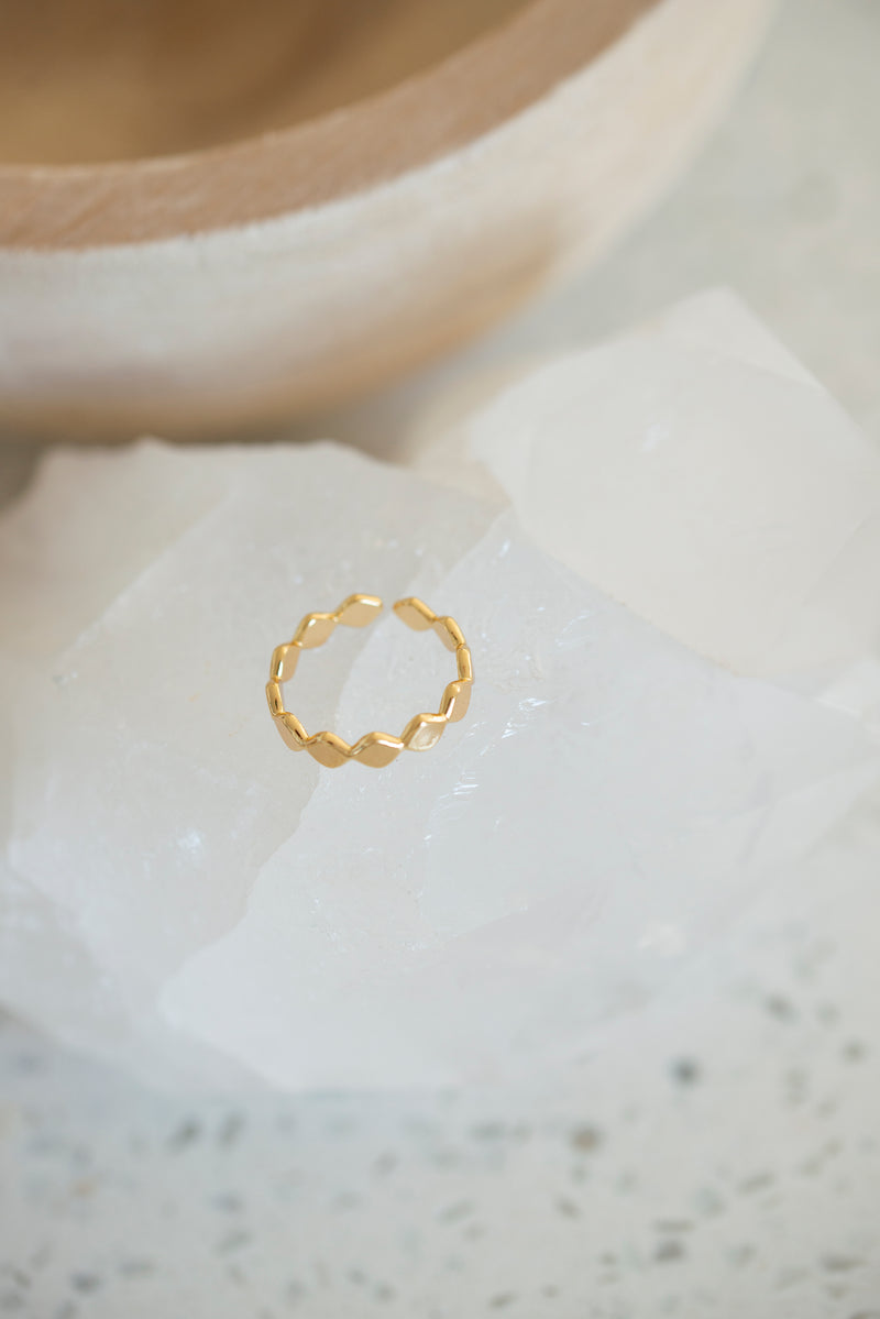 Gold Minimalist Diamond Shaped Ring